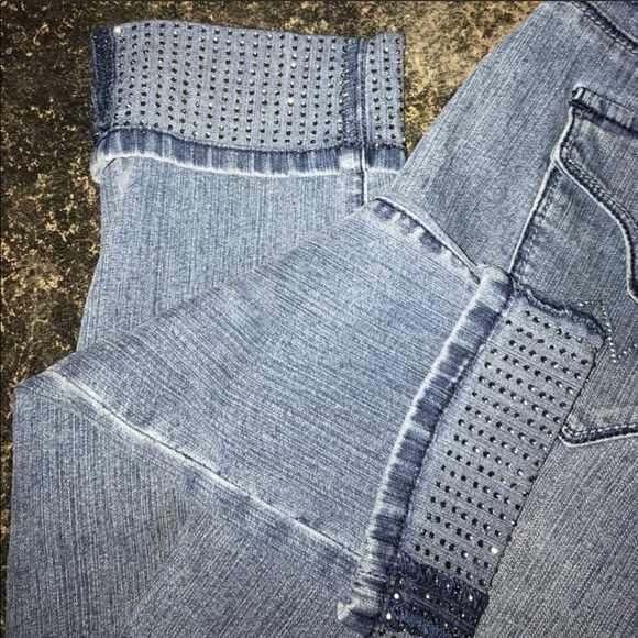 Awesome Cuffed Capris - Picture 3 of 6